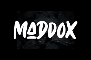 Maddox - Caps Font Font Download