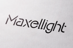 Maxelligh Font Download