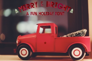Merry  Bright Font Download