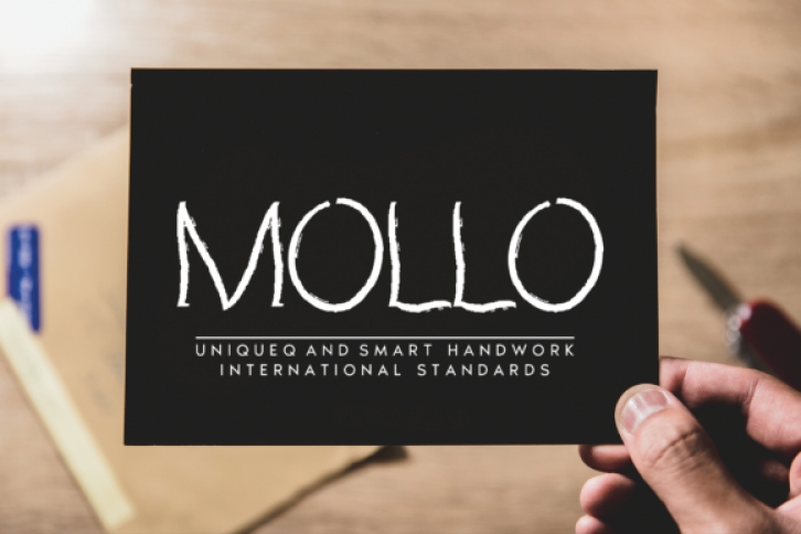 Mollo Font Download