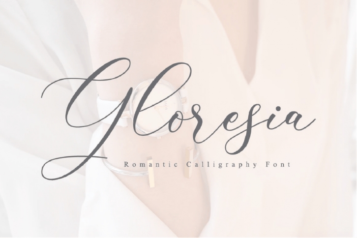 Gloresia -  Luxury Font Font Download